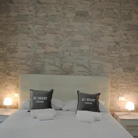 Be Bright Leoncino Apartament