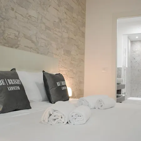 Be Bright Leoncino דירה