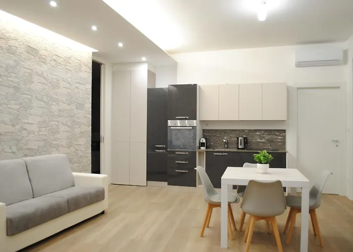 Be Bright Leoncino דירה